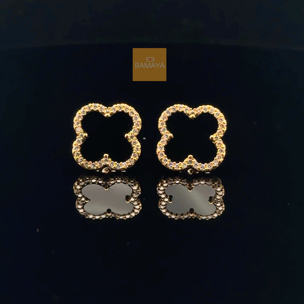 Elegant Gold Earrings with Sparkling Detail