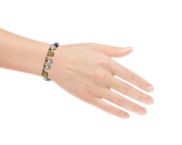 Elegant Pearl and Gold Bracelet