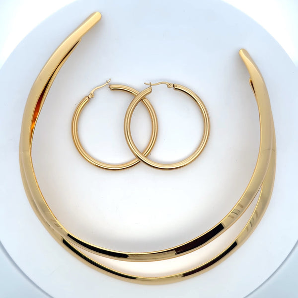 Elegant Gold Necklace Set