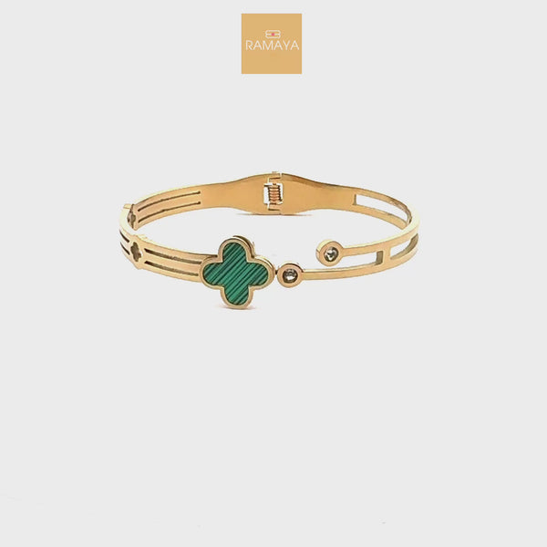 Elegant Green Clover Bracelet