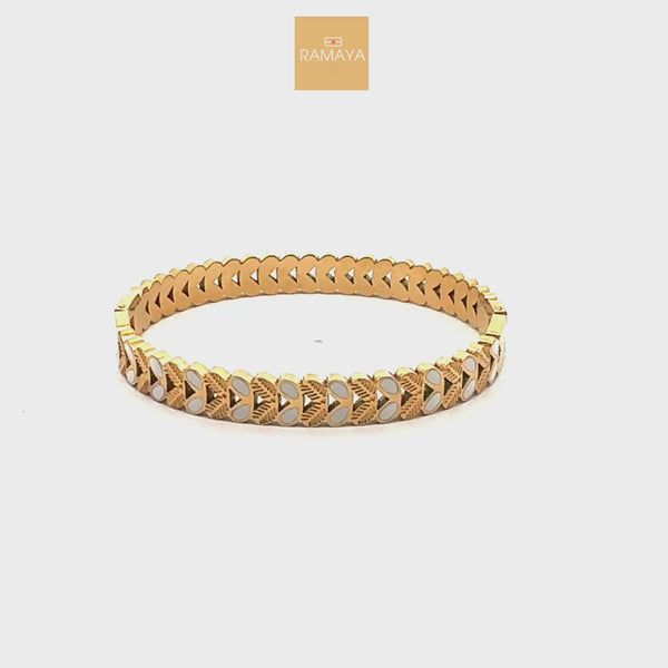 Elegant Gold Bracelet with leaf Design