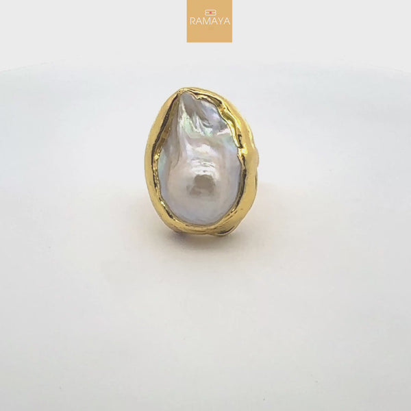 Elegant Pearl Ring with Gold Accent