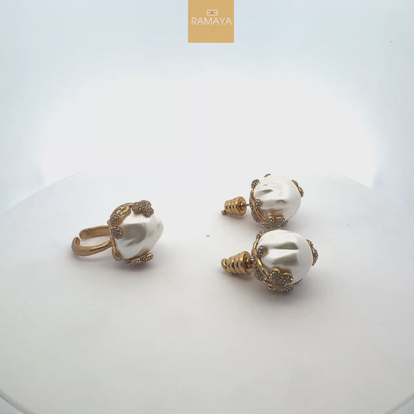 Elegant Pearl Jewelry Set